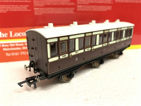 hornby 6 wheeled coaches.